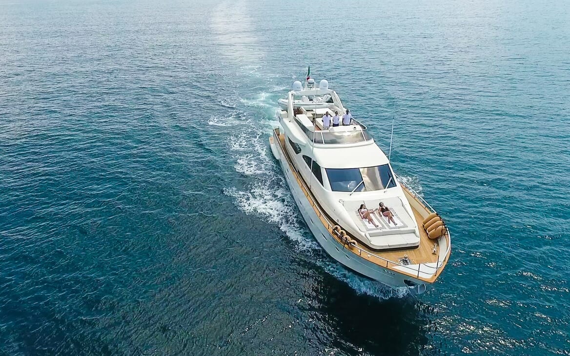 Motor Yacht Riviera running shot