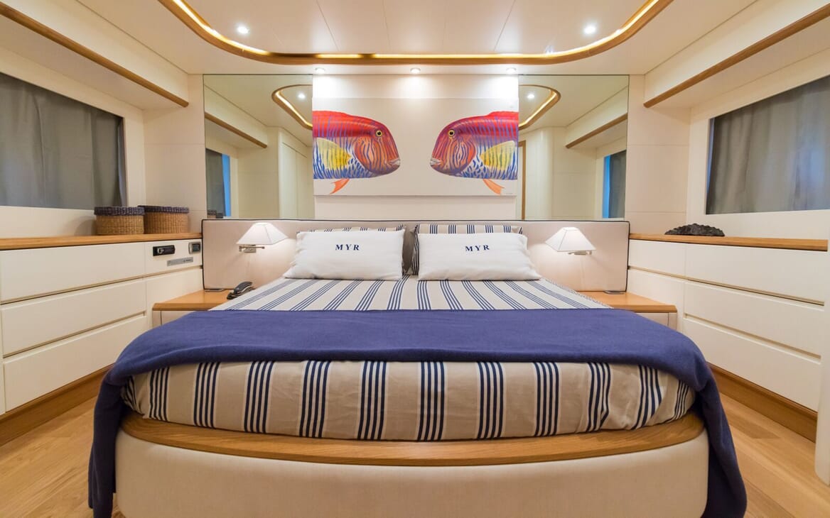 Motor Yacht Riviera double cabin