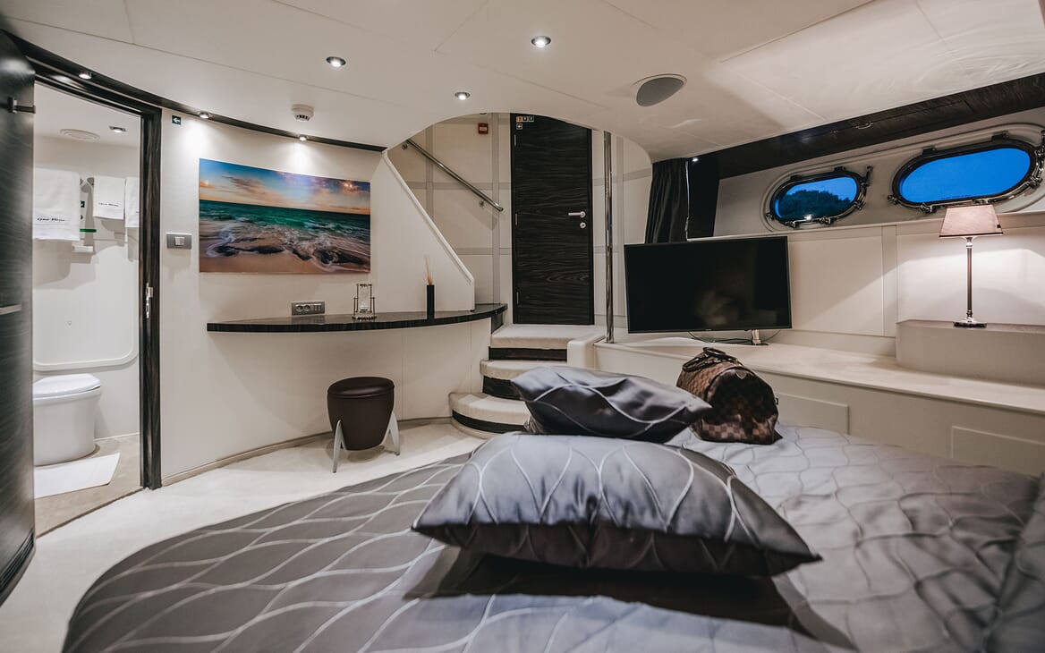 Motor Yacht ONE BLUE VIP Double Stateroom TV