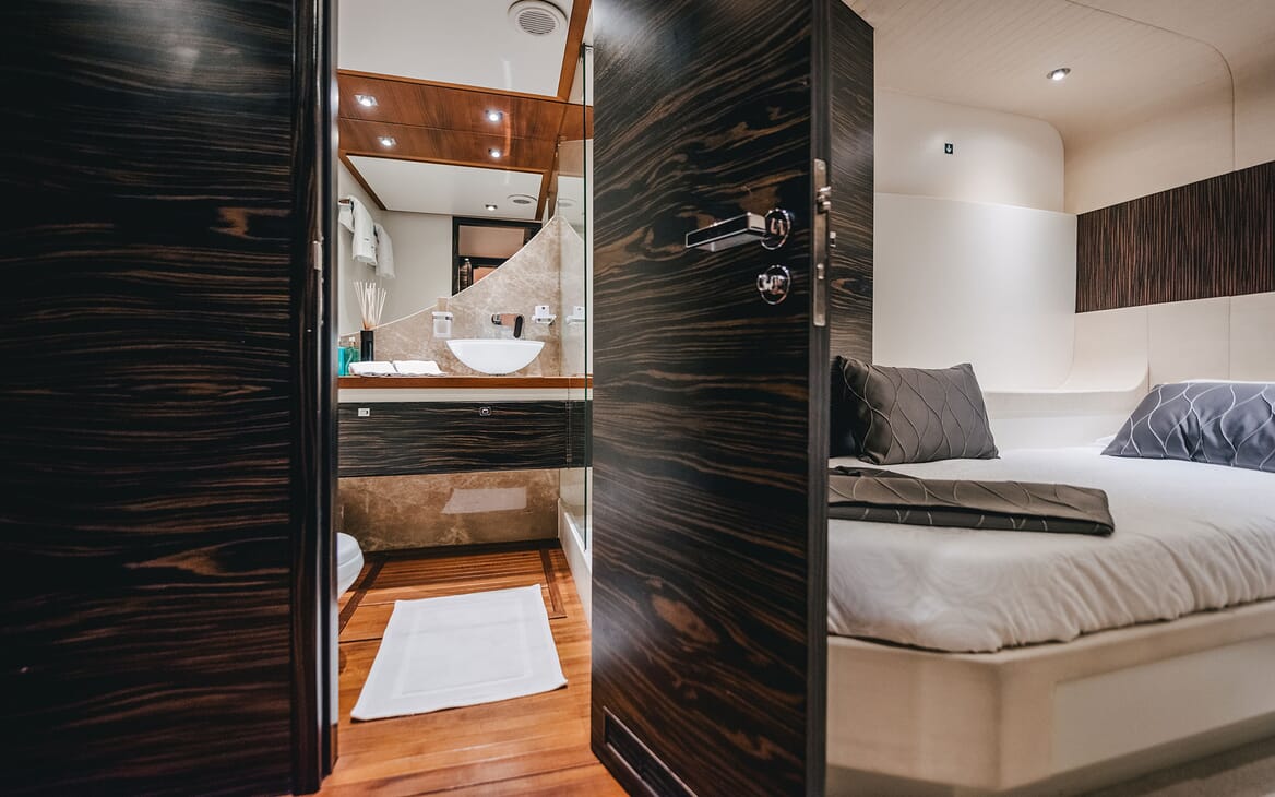 Motor Yacht ONE BLUE Twin Guest Stateroom and Bathroom