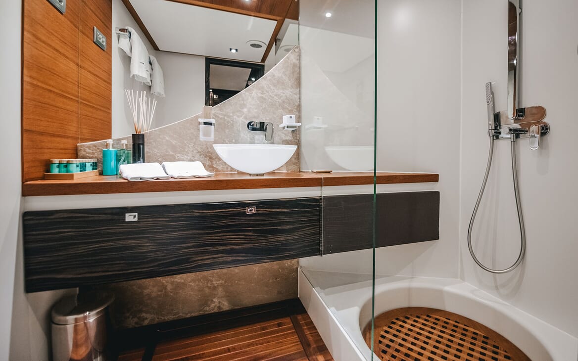 Motor Yacht ONE BLUE Guest Shower