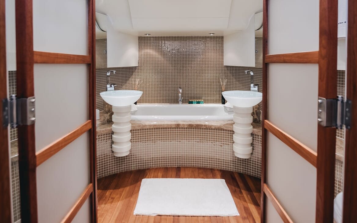 Motor Yacht ONE BLUE Master Stateroom Bathroom