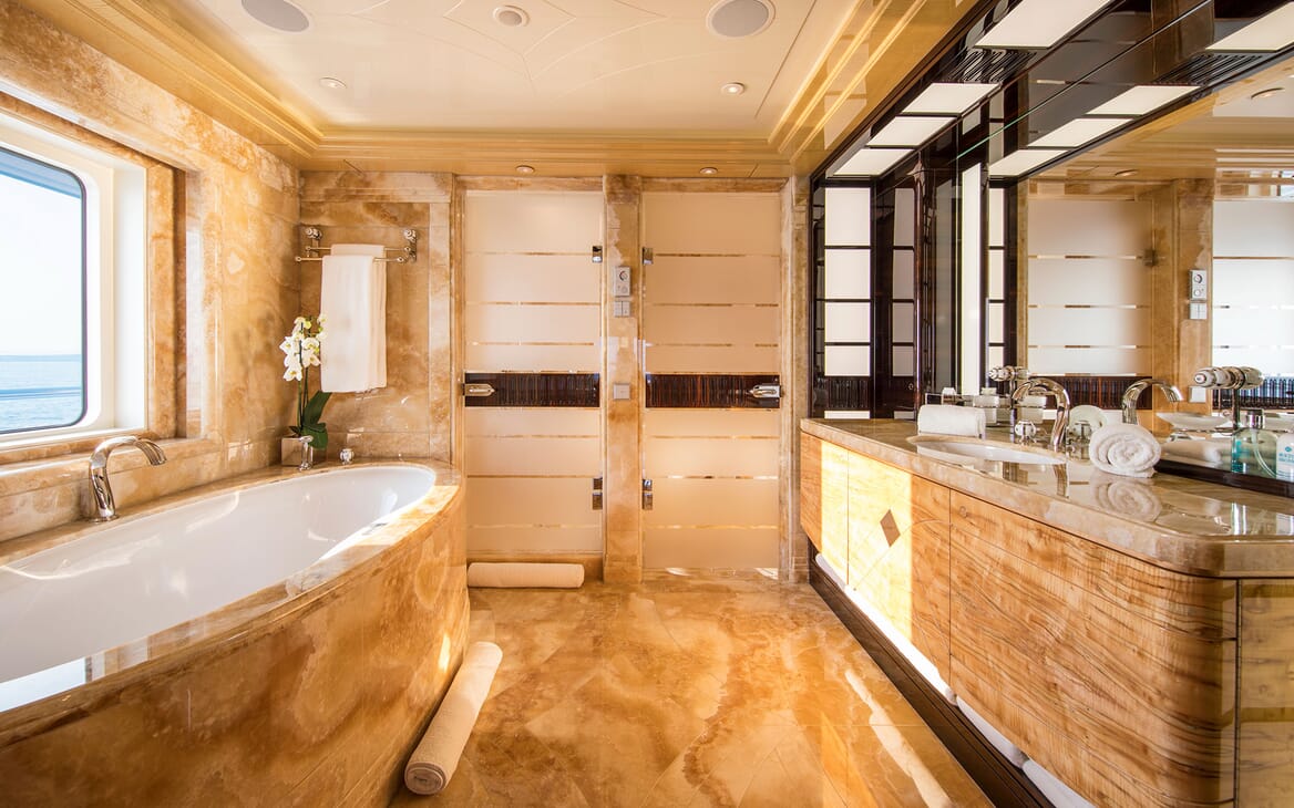 Motor Yacht ARIENCE Master Bathroom