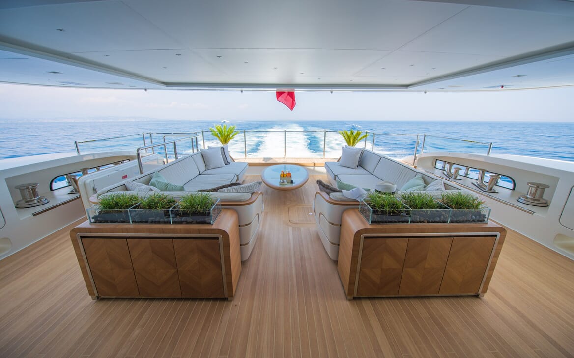 Motor Yacht Scorpion deck