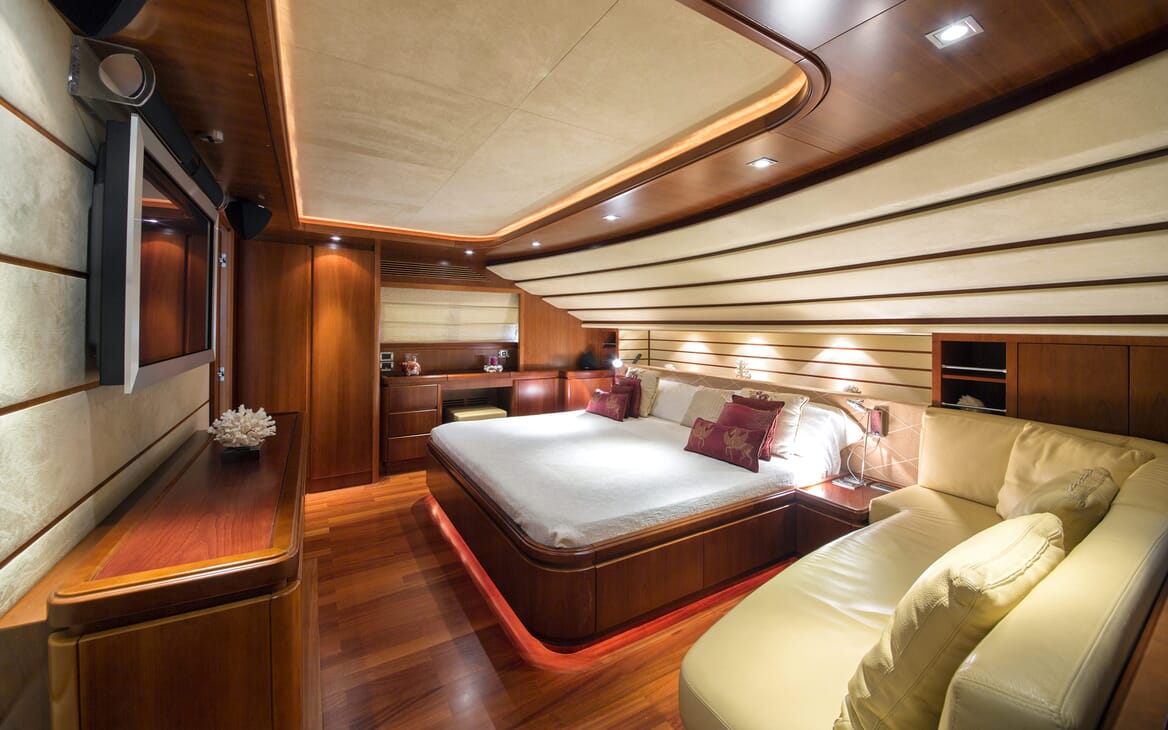 Motor Yacht Anne Marie master cabin