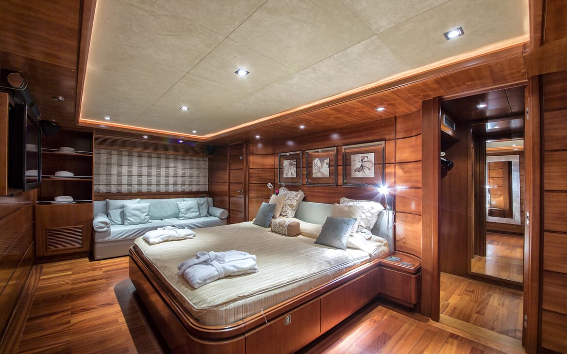 Motor Yacht Anne Marie stateroom