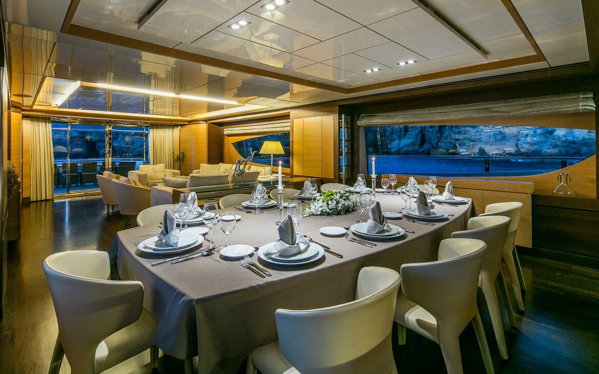 Motor Yacht Rini interior