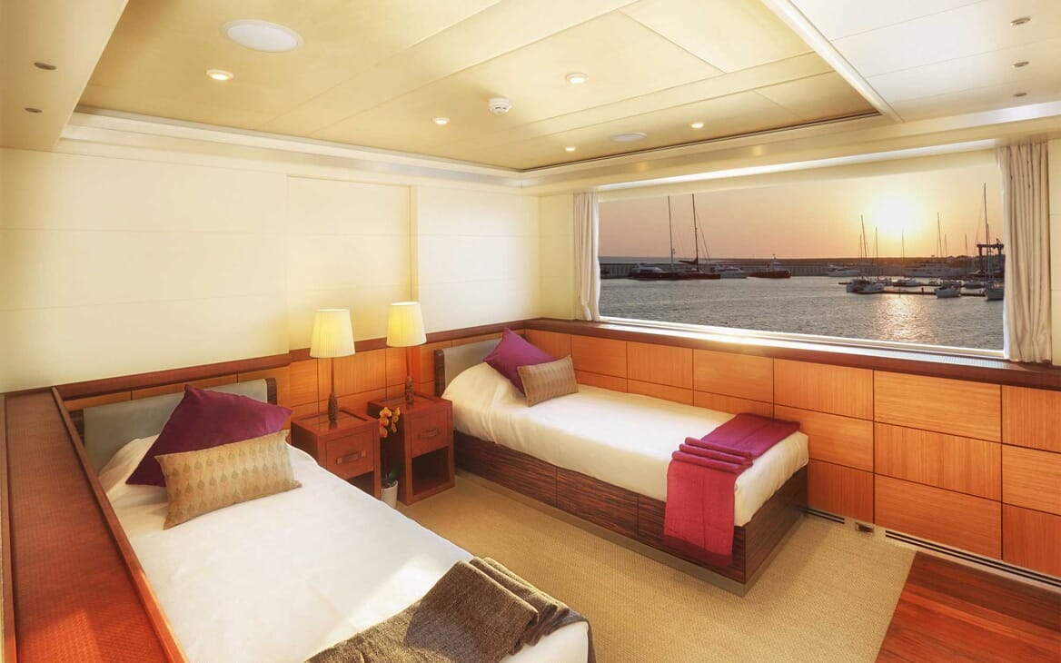 Motor Yacht Quaranta twin cabin