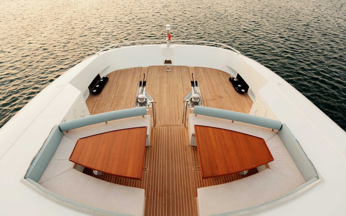 Motor Yacht Quaranta aft deck