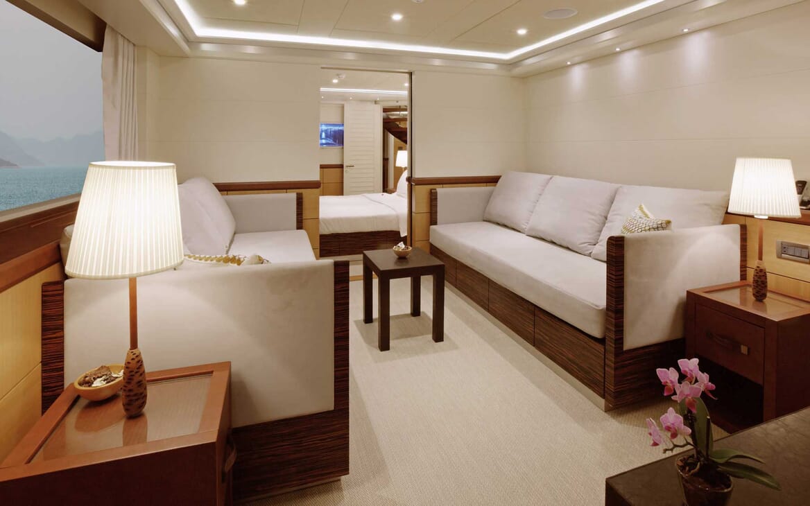 Motor Yacht Quaranta interior