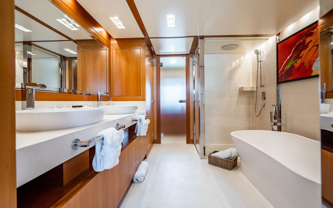 Motor Yacht LOVEBUG Master Bathroom