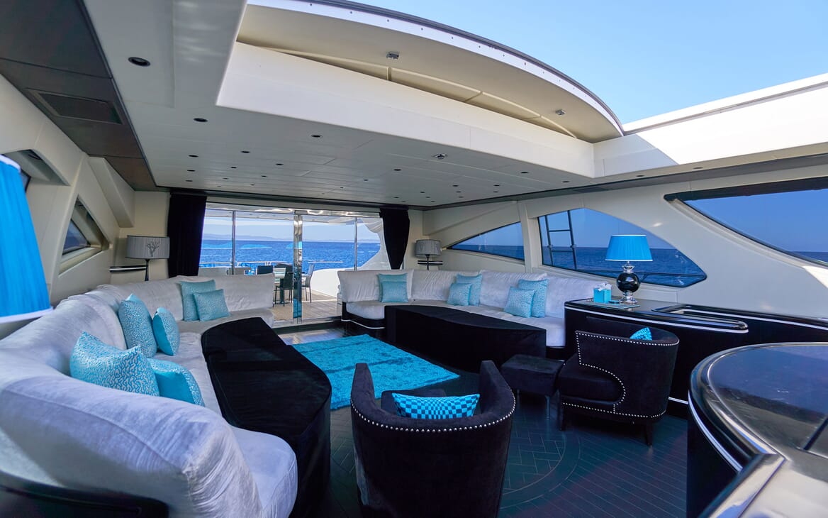Motor Yacht SHANE Main Saloon with Roof Open
