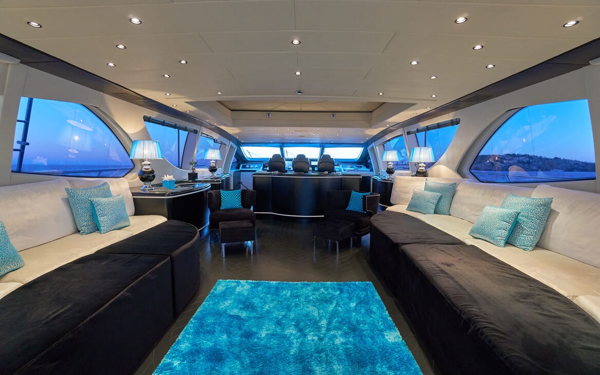 Motor Yacht SHANE Main Saloon