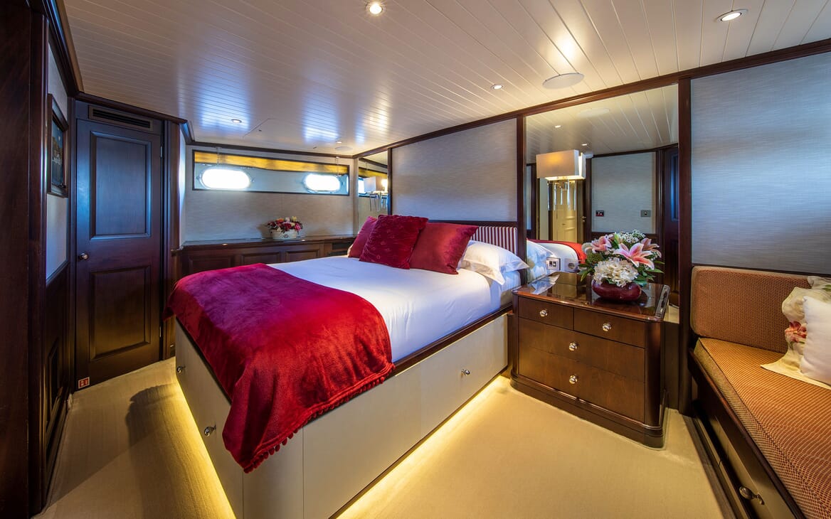 Motor Yacht ODYSSEY III Guest Double Stateroom