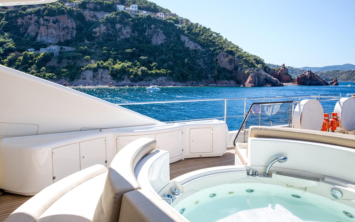 Motor Yacht Robusto Jacuzzi