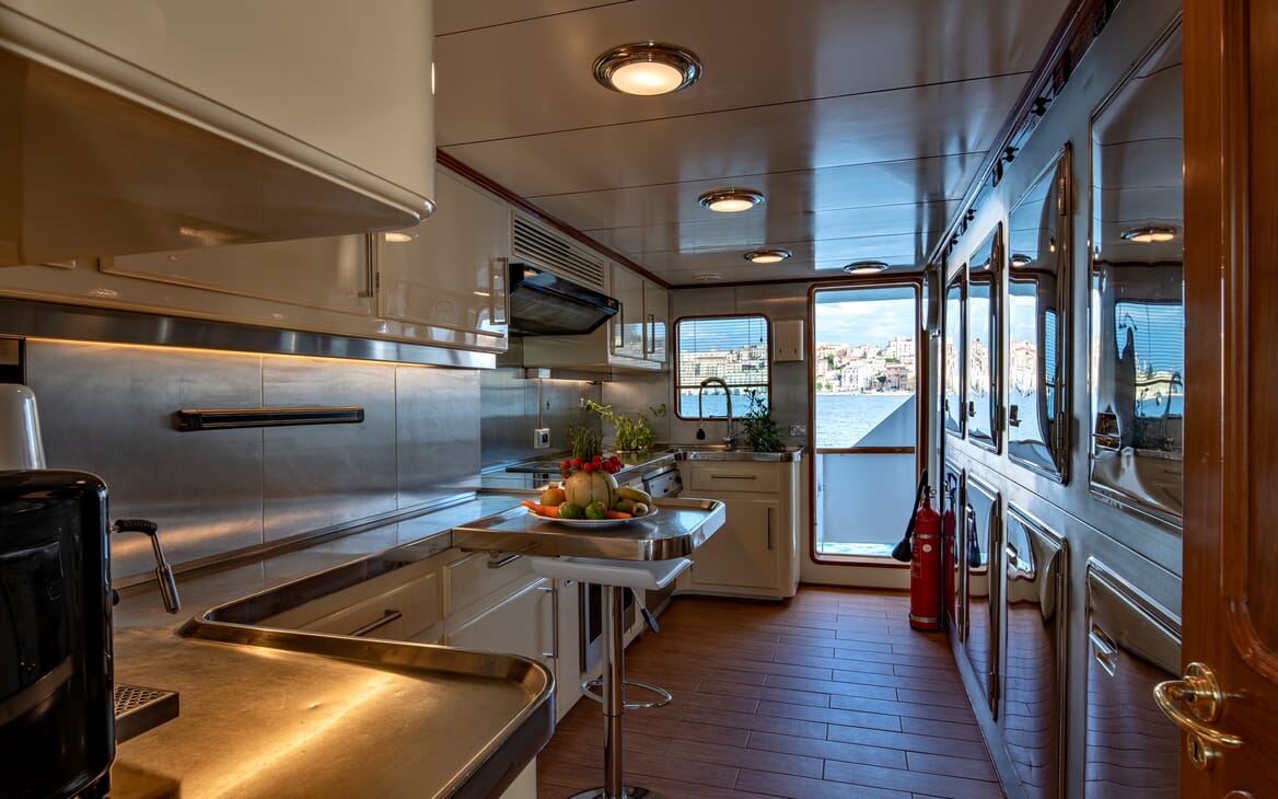 Motor Yacht Nightflower kitchen