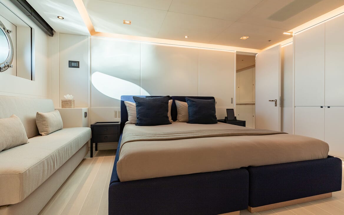 Sailing Yacht SERENDIPITY I double cabin