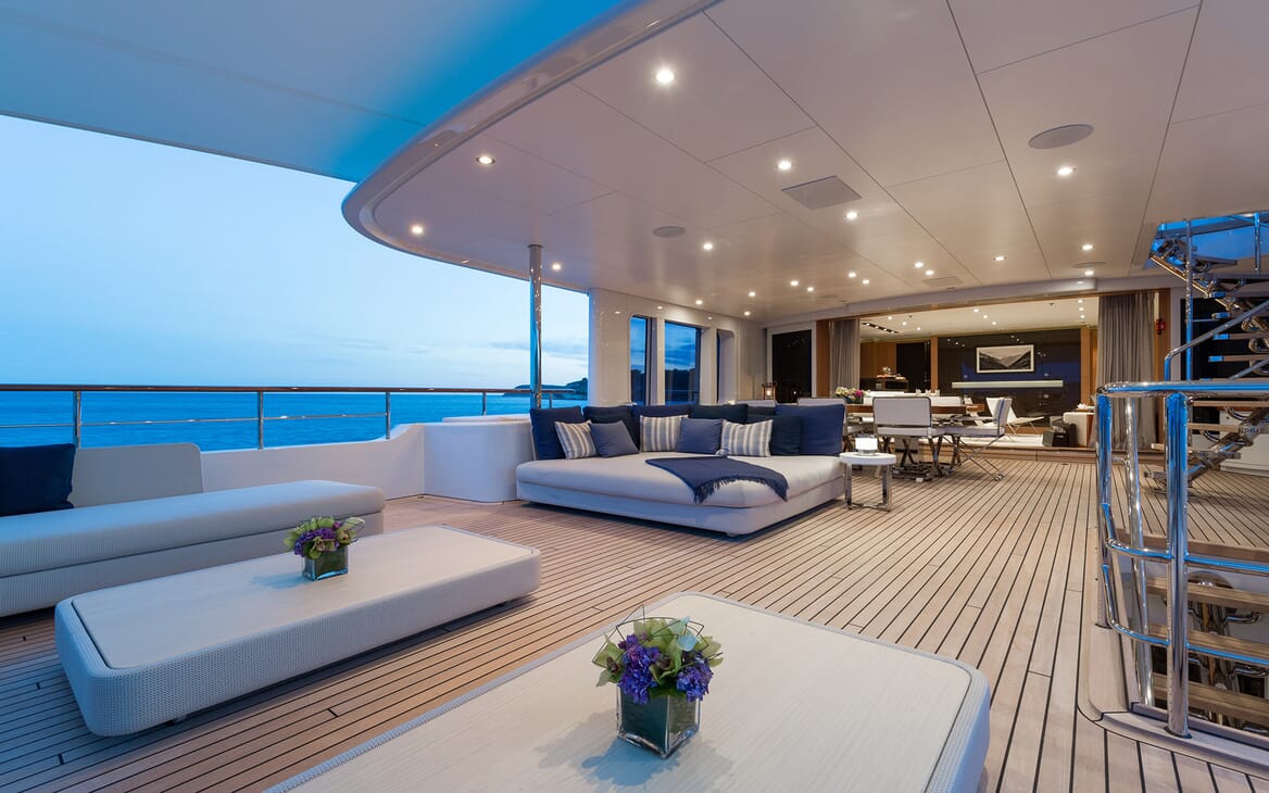 Motor Yacht Go main deck