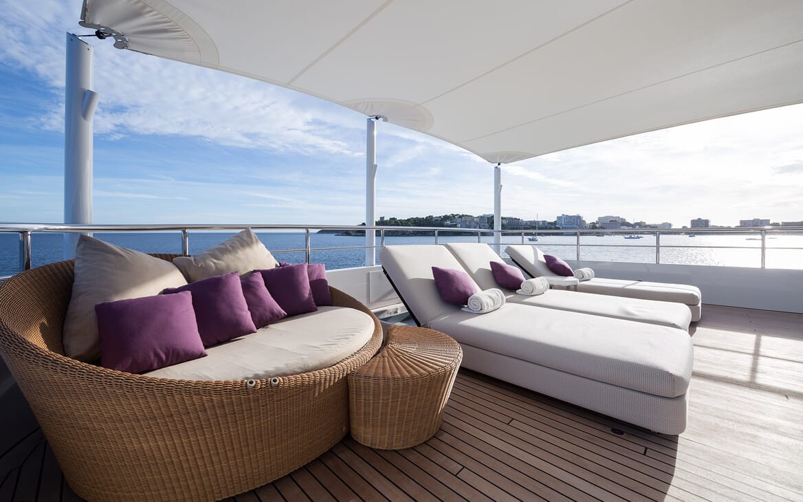 Motor Yacht Go sun loungers