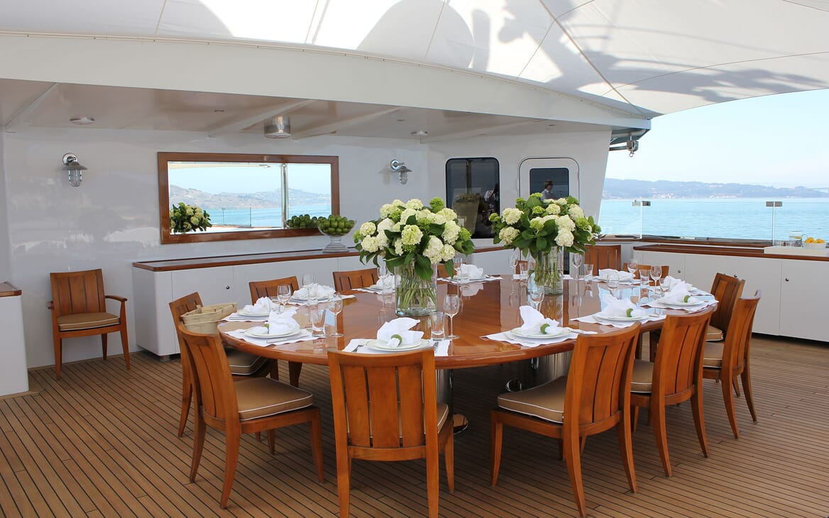 Motor Yacht SURI Al Fresco Dining Table