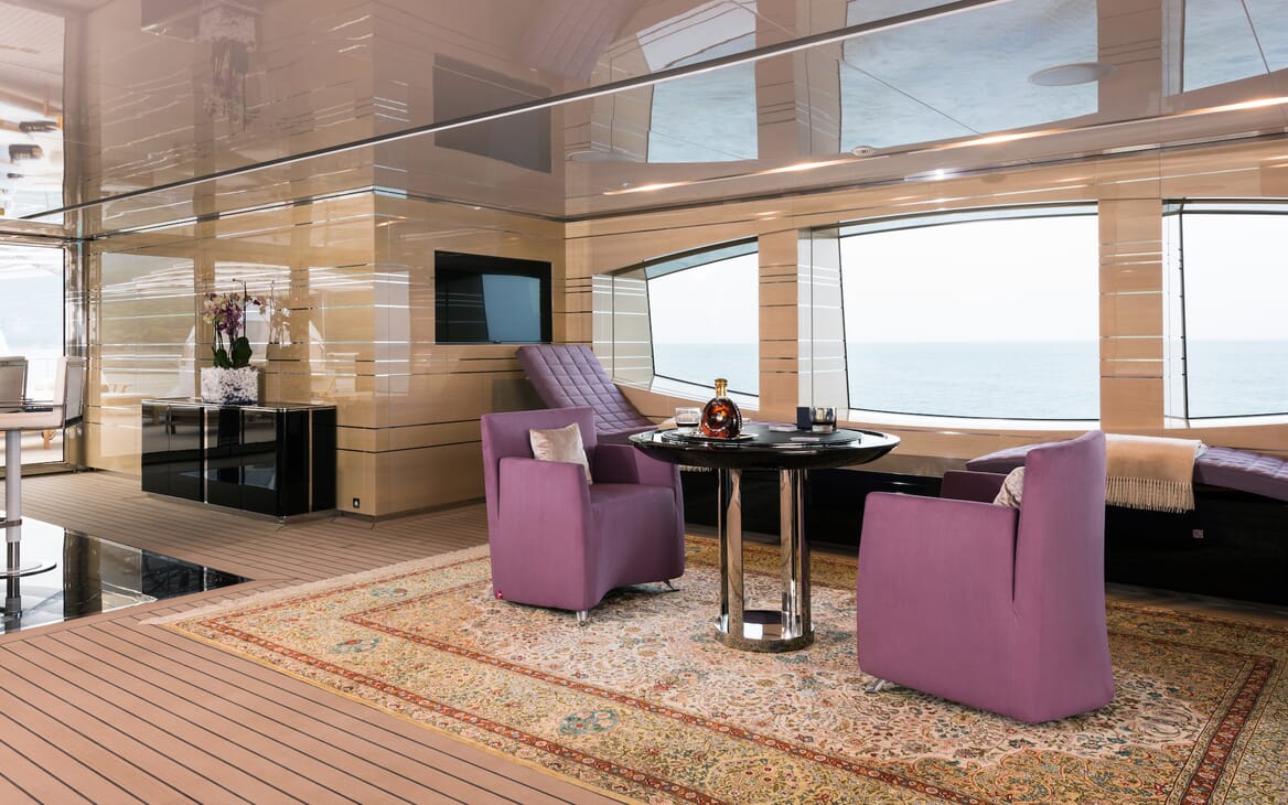 Motor Yacht Quaranta salon