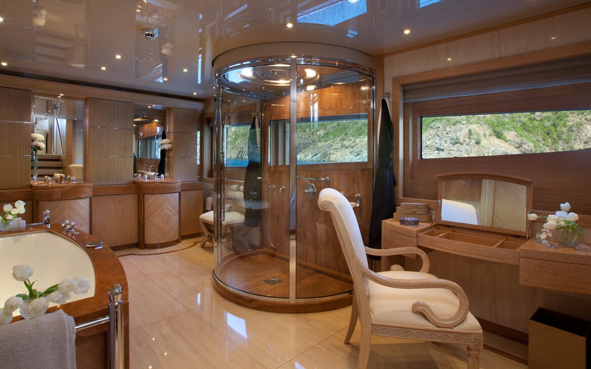 Motor Yacht Sunrise master bathroom