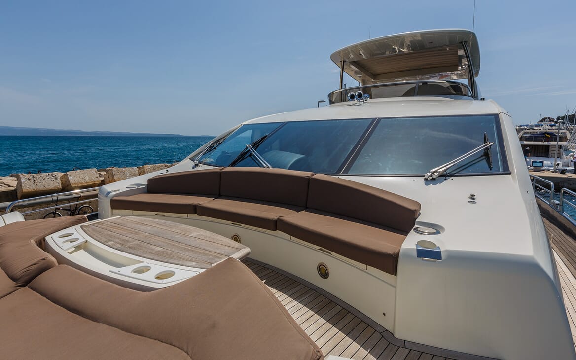 Motor Yacht The Best Way Bow Seating