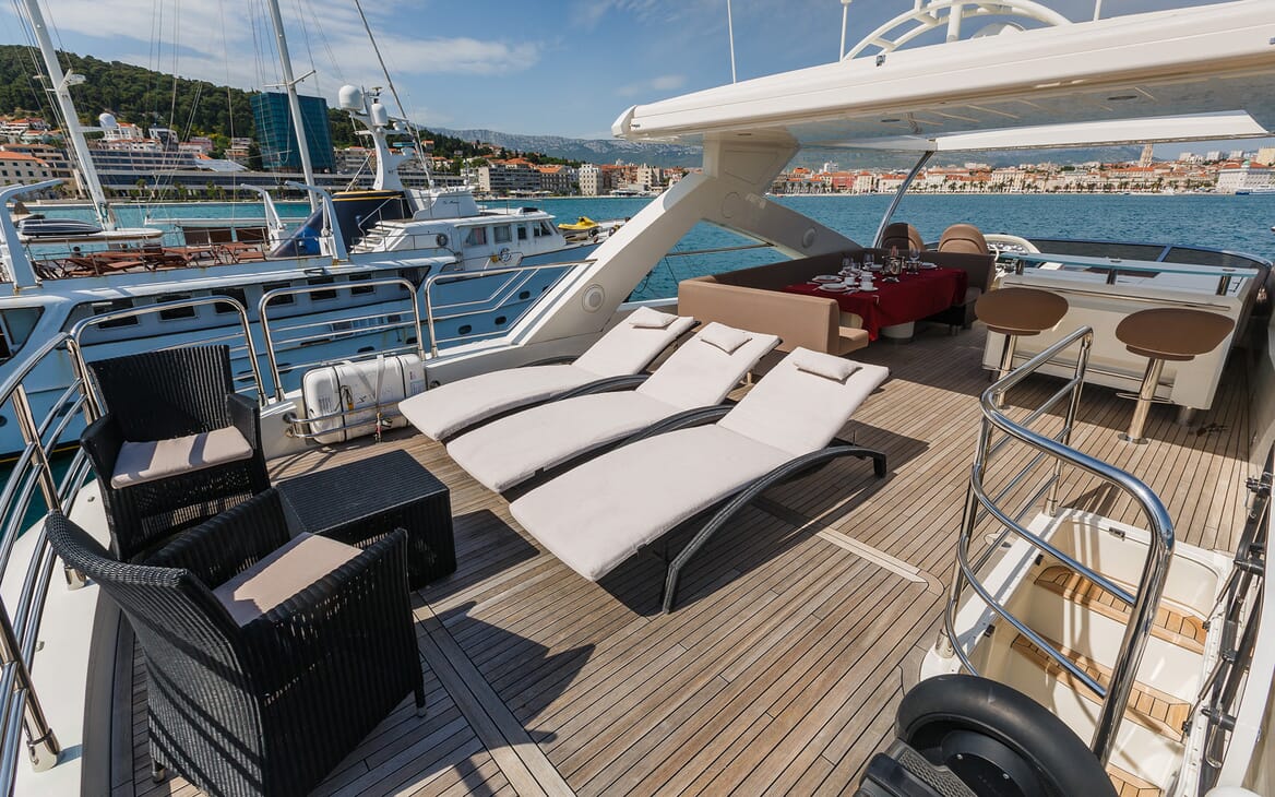 Motor Yacht The Best Way Sun Deck Loungers