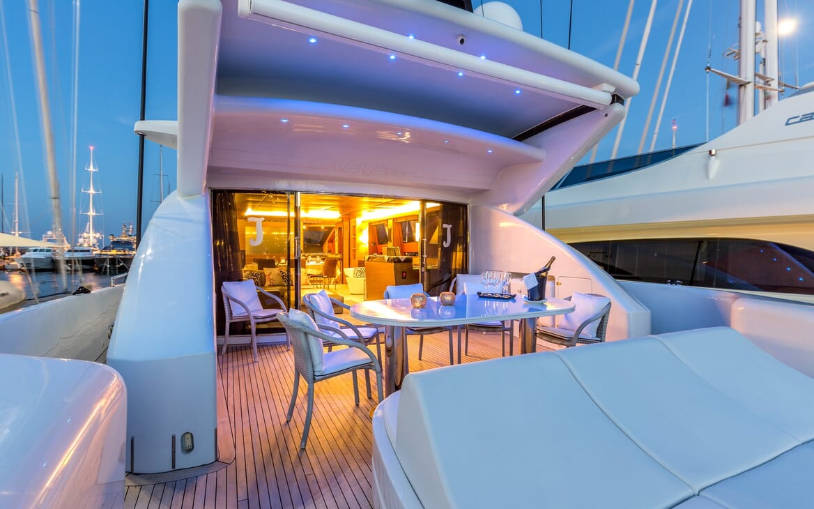 Motor Yacht JAJARO main deck