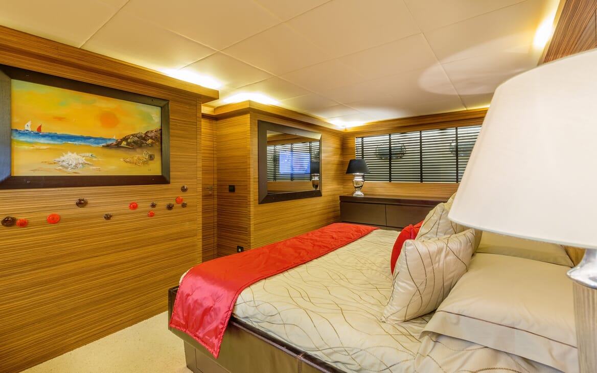 Motor Yacht JAJARO master cabin