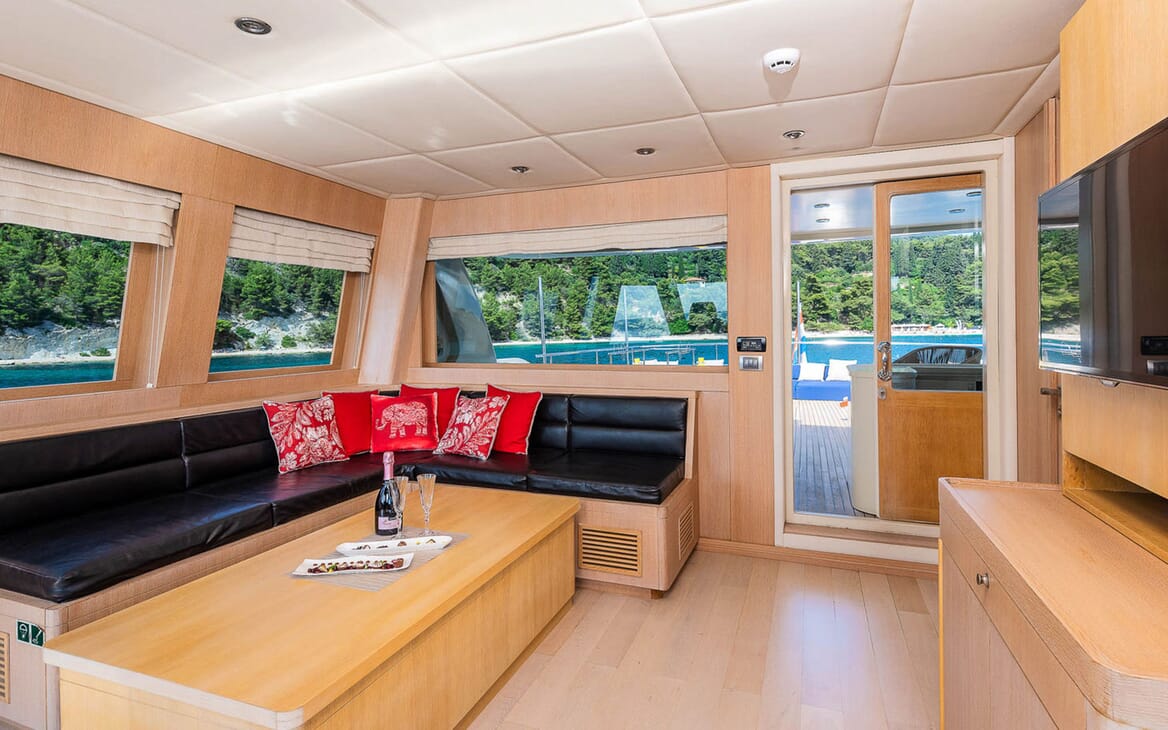 Motor Yacht GRACE Seating and TV