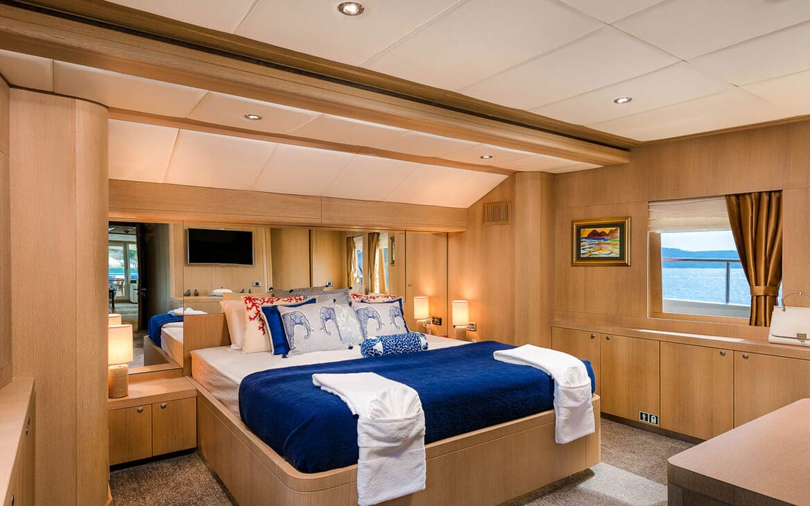 Motor Yacht GRACE Master Stateroom Bed