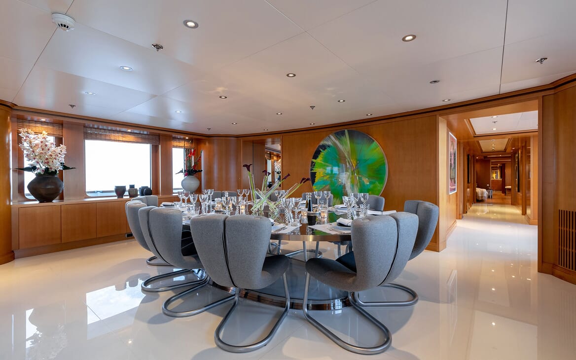 Motor Yacht HELIOS Dining Table
