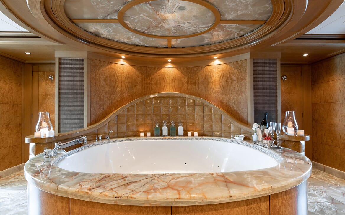 Motor Yacht HELIOS Master Bath