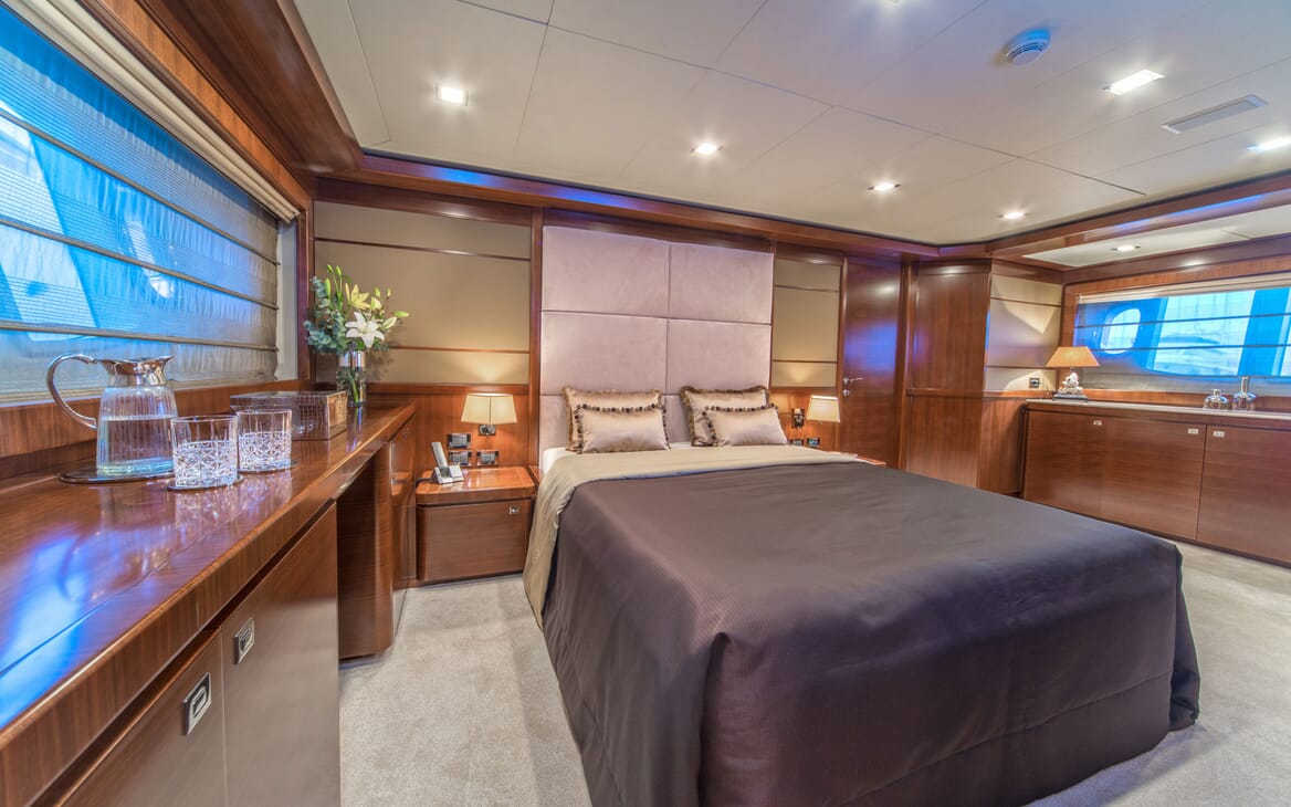 Motor Yacht Seventh Sense twin cabin