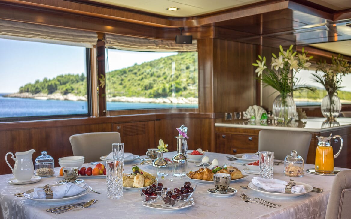 Motor Yacht Seventh Sense main saloon