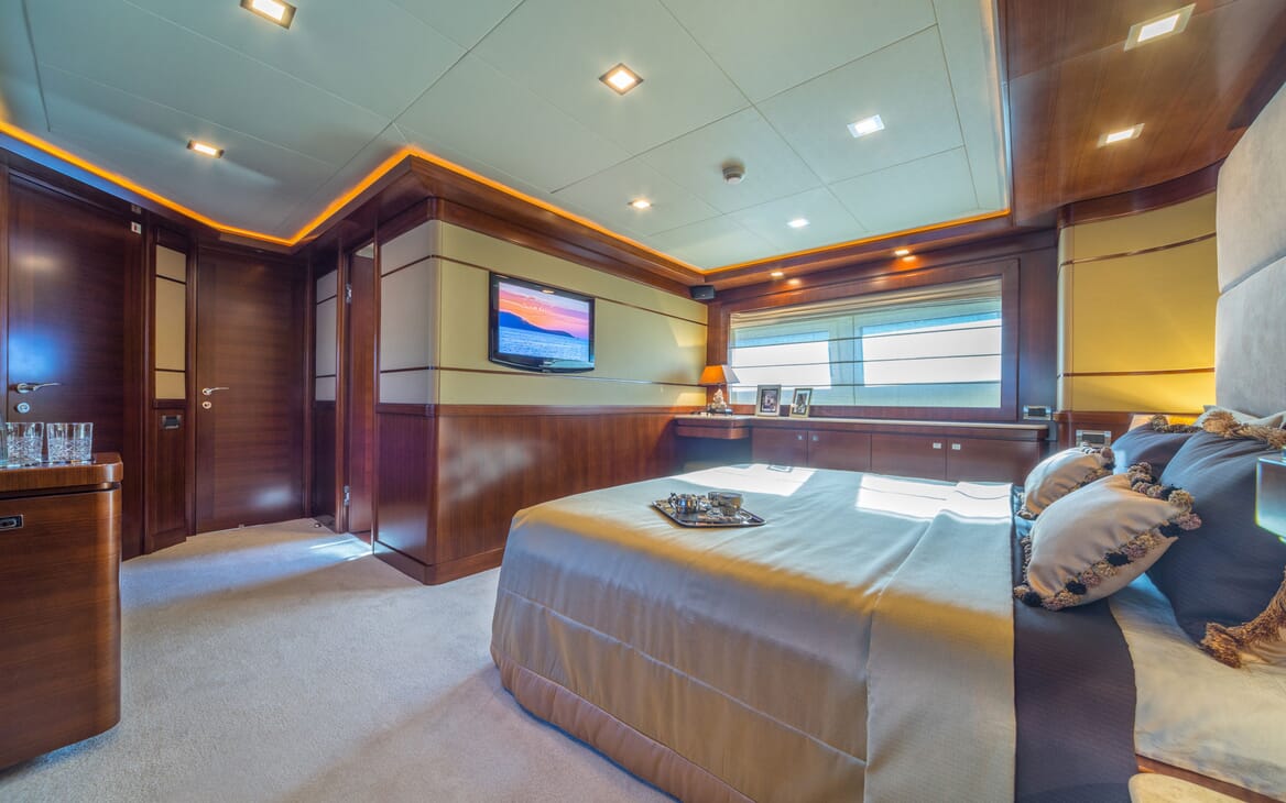Motor Yacht Seventh Sense main deck