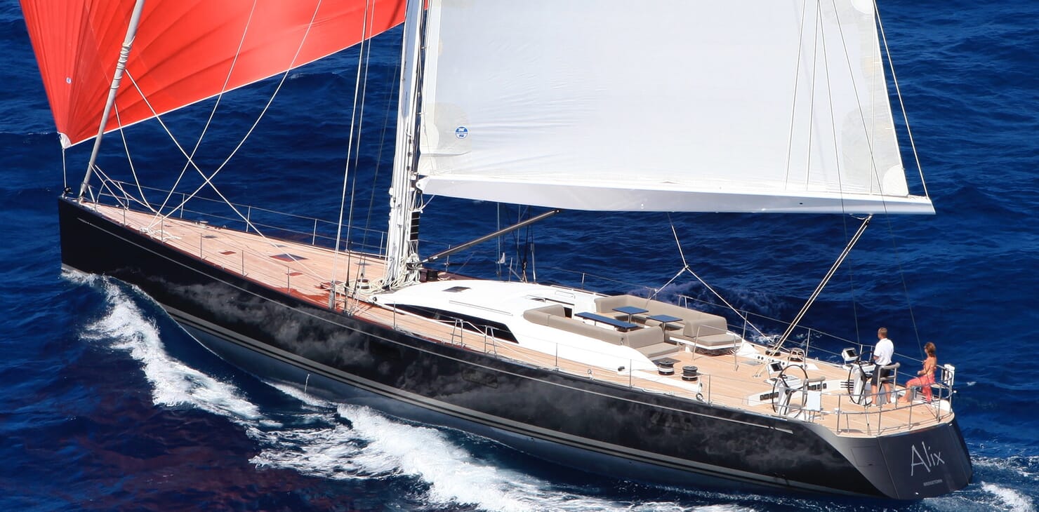 Sailing Yacht Alix Running