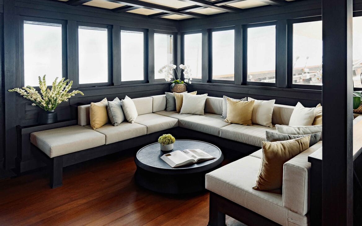 Sailing Yacht DUNIA BARU Seating