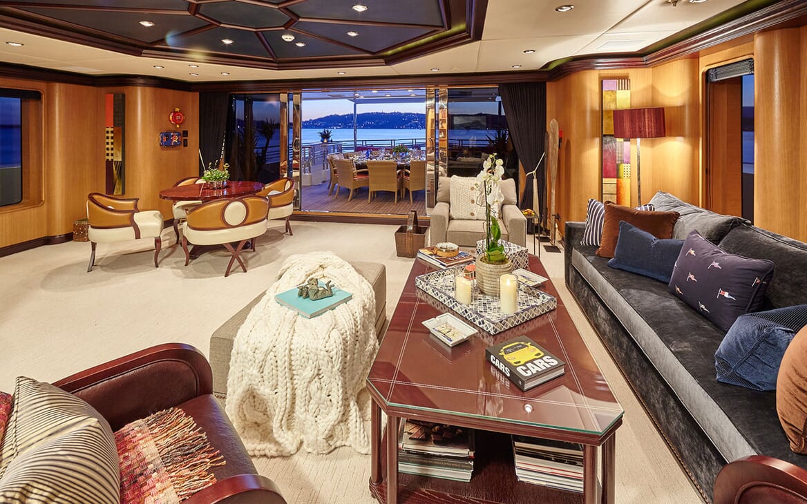 Motor Yacht COCOA BEAN Upper DEck Saloon Seating