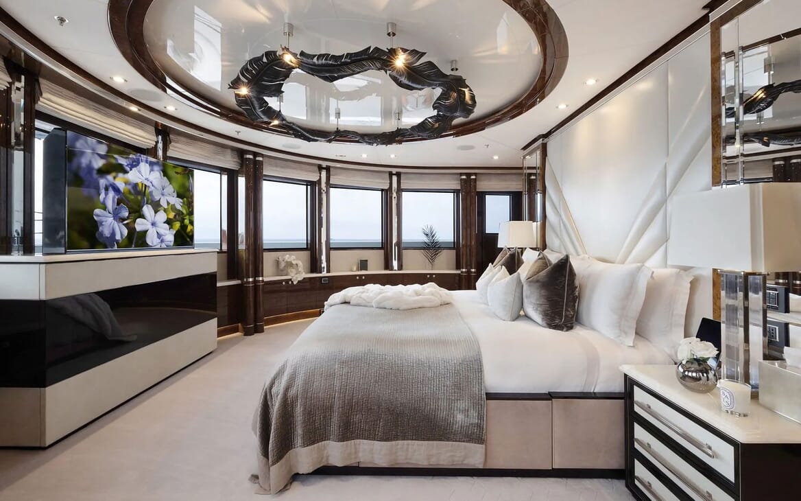 Motor Yacht 11.11 Main Aft Deck Seating