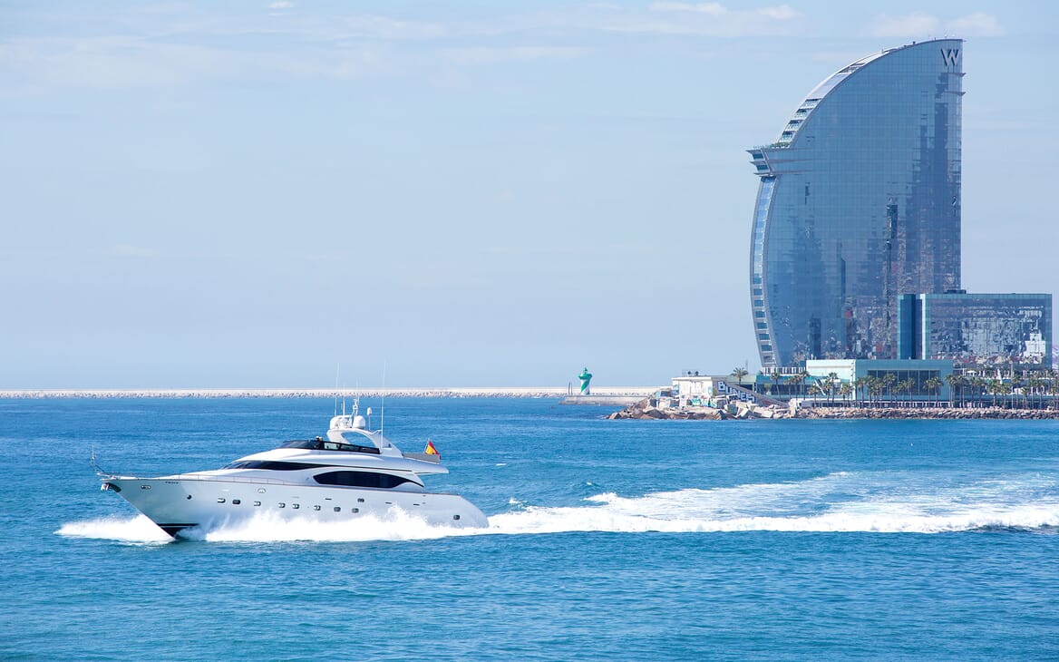 Motor Yacht SEVEN C Underway