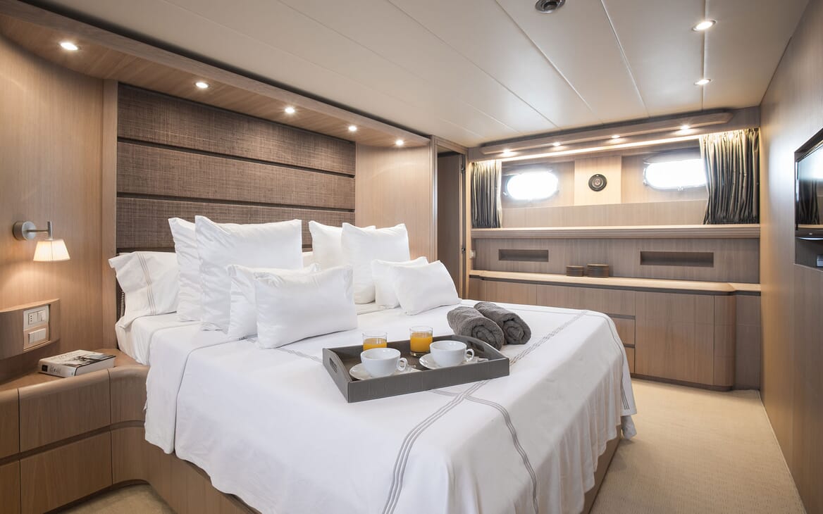 Motor Yacht SEVEN C Master Stateroom