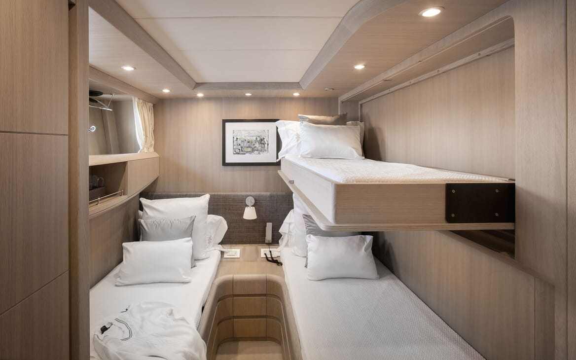 Motor Yacht SEVEN C Twin Stateroom with Pullman