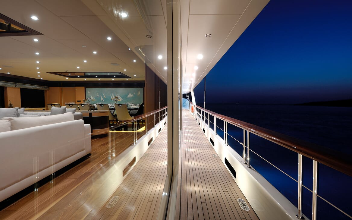 Sailing Yacht Meira side deck