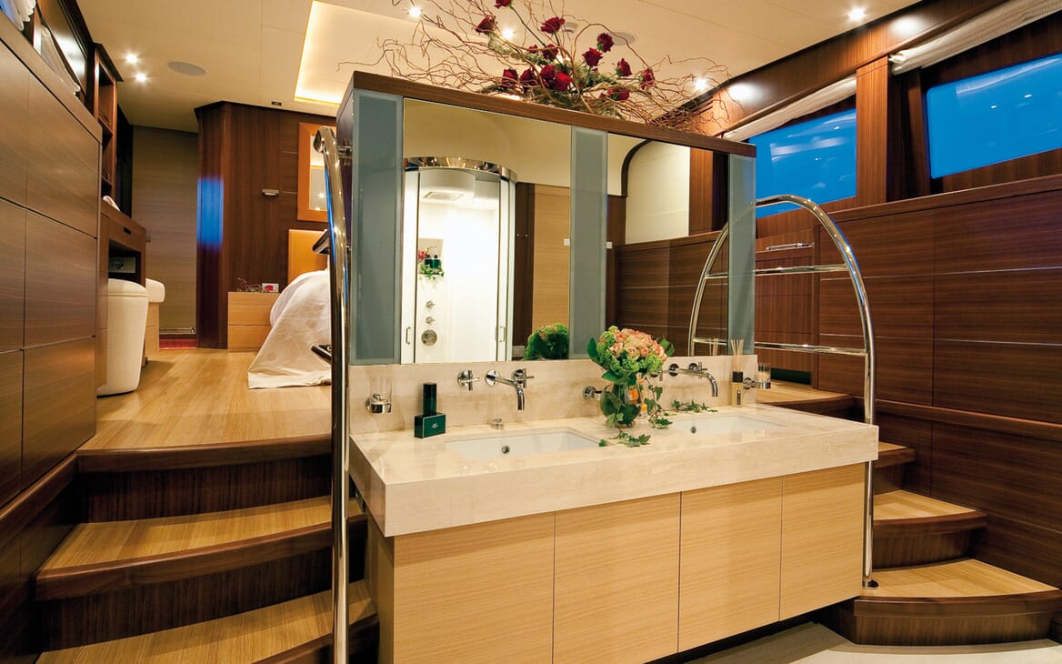 Motor Yacht Soiree master bathroom