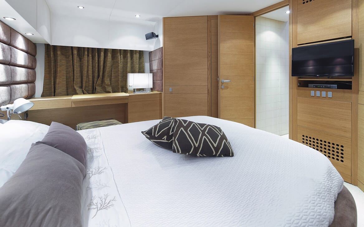 Motor Yacht Arwen double cabin