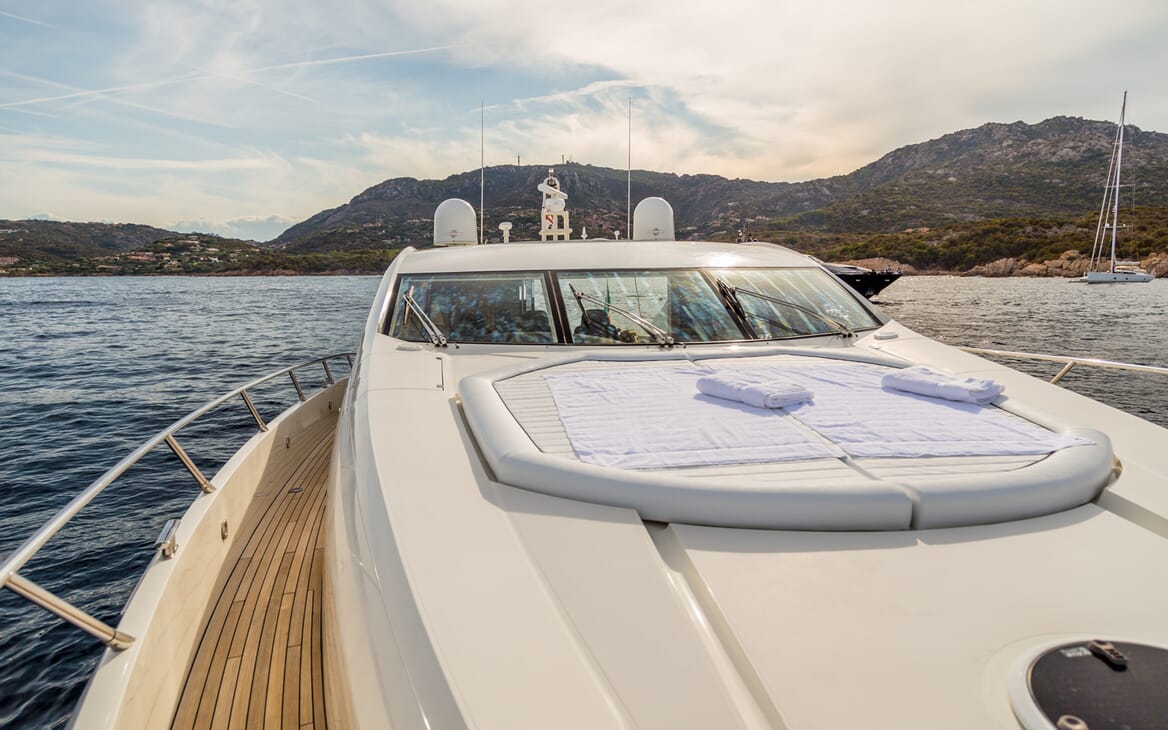 Motor Yacht Octavia foredeck
