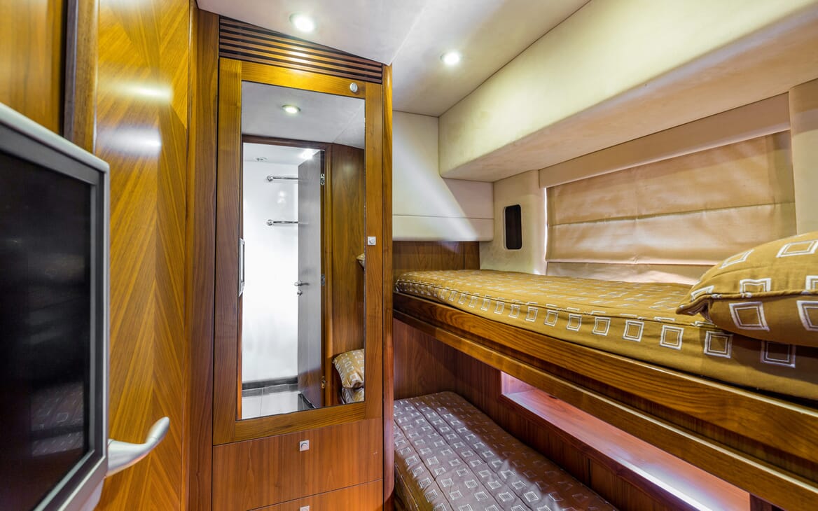 Motor Yacht Octavia bunkbed cabin