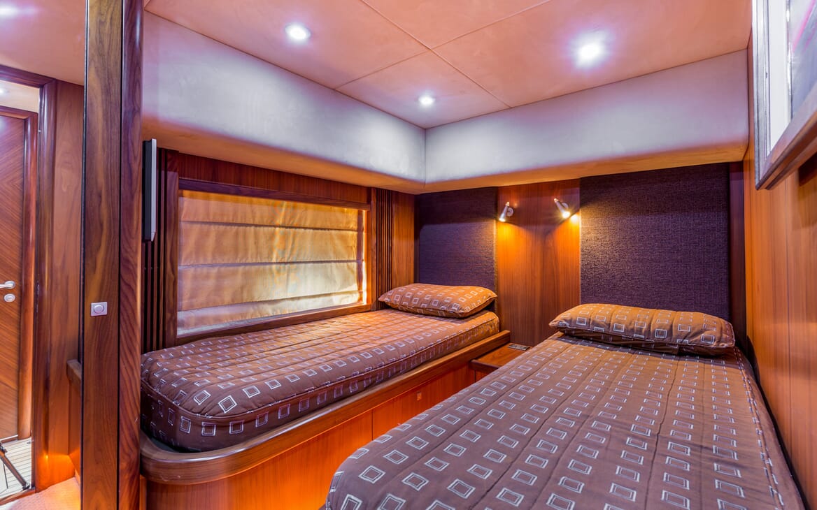 Motor Yacht Octavia twin cabin